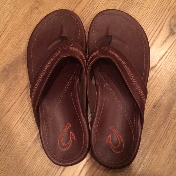 olukai flip flops leather
